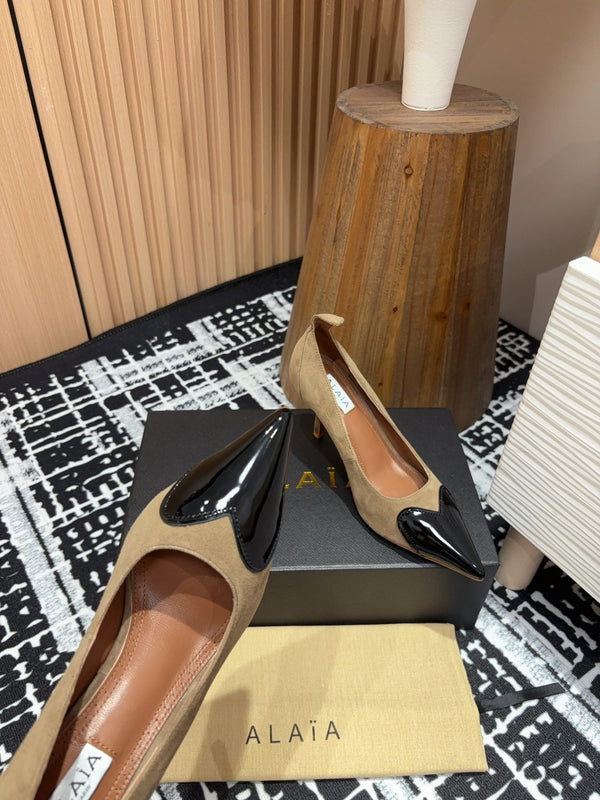 Alaia Pump Coeur 85mm In Moss Brown Suede 933080