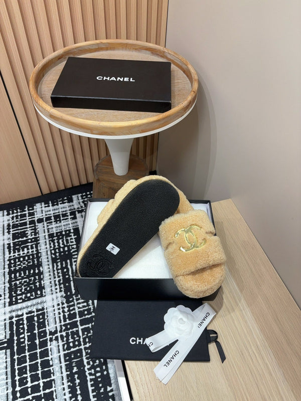 CC Slippers Beige Wool Fleece