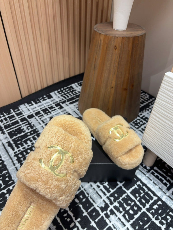 CC Slippers Beige Wool Fleece