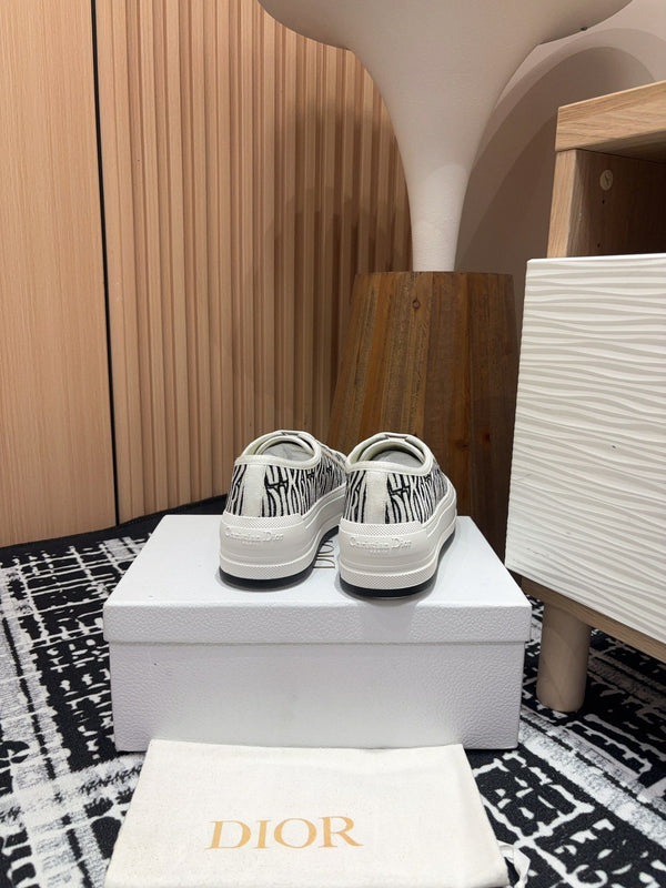 CD Walk'n'Dior Platform Sneaker Black Miss Canvas