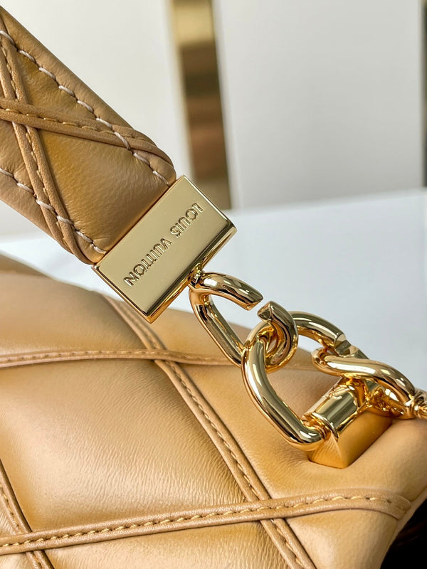 GO-14 PM 20 IN PELLE DI AGNELLO TRAPUNTATA COLOR CERVO CHIARO CON FERRAMENTA ORO