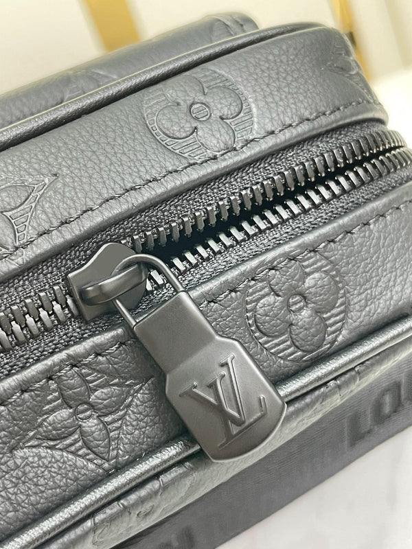 GETAWAY MESSENGER 18 IN PELLE DI VITELLO GOFFRATA NERA