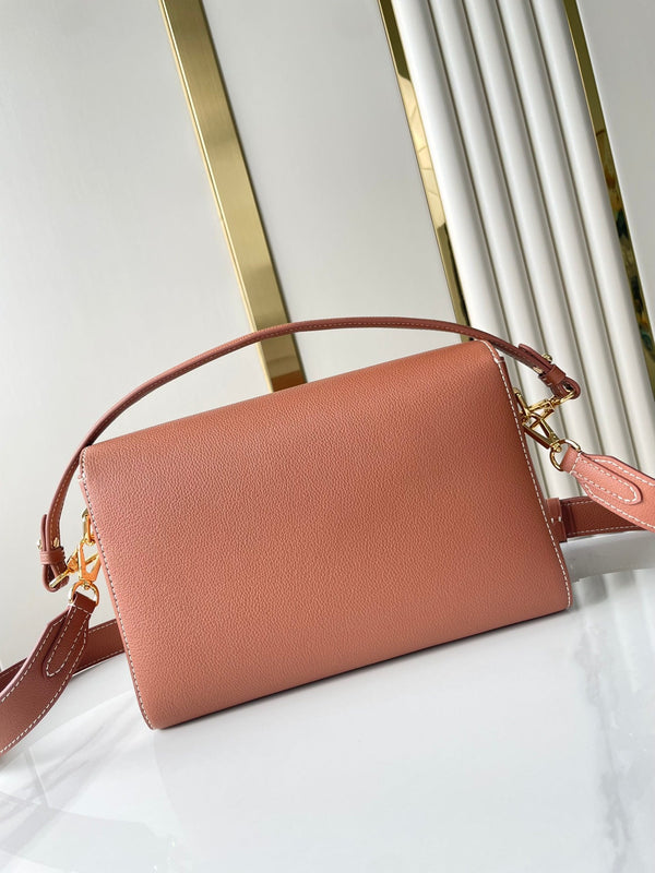 SOFT TWIST 27 IN PELLE DI VITELLO COGNAC LOGO ORO