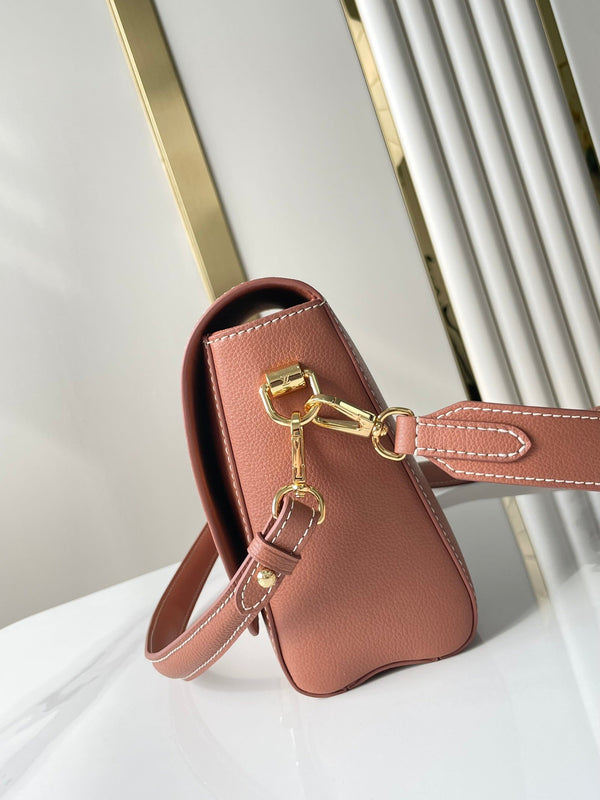 SOFT TWIST 27 IN PELLE DI VITELLO COGNAC LOGO ORO