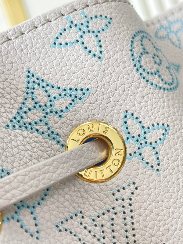 BELLA 22 IN PELLE DI VITELLO TRAFORATA BLUME CON FERRAMENTA ORO