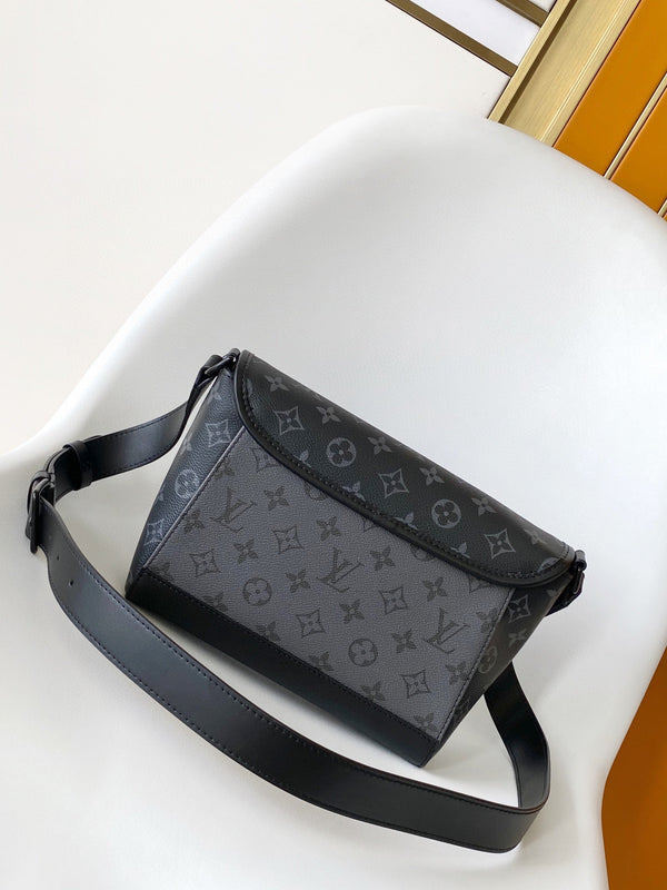 LV Pulse Messenger 26.6cm Black Monogram Eclipse Reverse Canvas