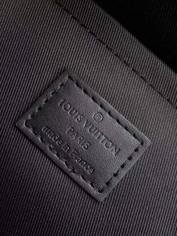 LV Pulse Messenger 26.6cm Black Monogram Eclipse Reverse Canvas