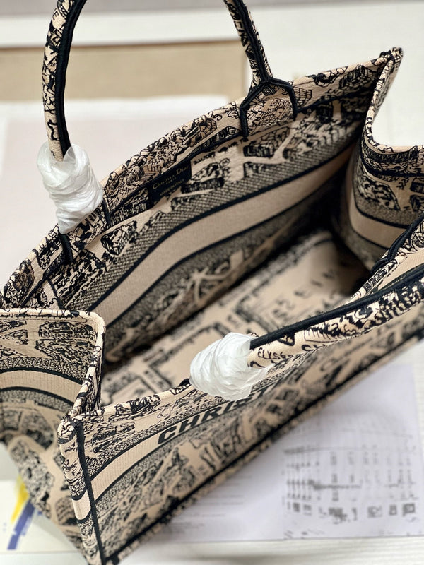 CD Paris Apricot Book Tote 36cm Bag Black beige Canvas 336525