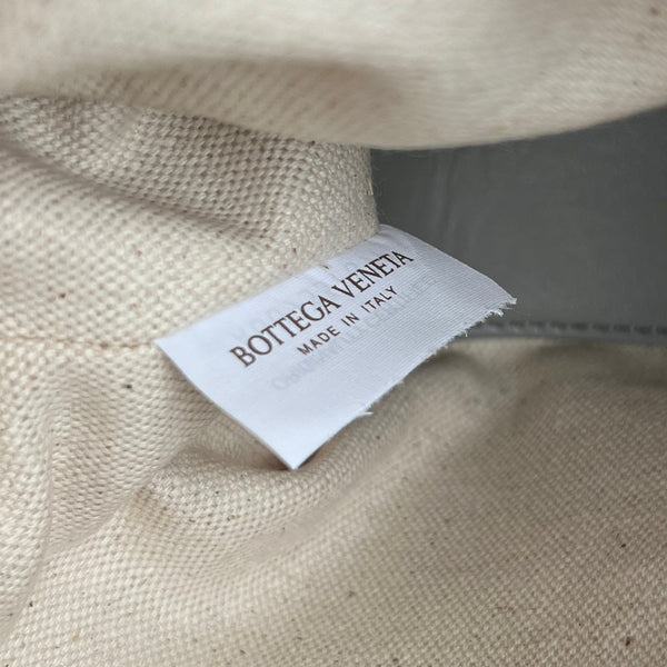 BV Loop Top Handle 19cm Pelle di agnello grigia