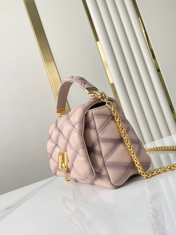 GO-14 MM 23 IN PELLE DI AGNELLO TRAPUNTATA ROSA CHIARO CON FERRAMENTA ORO