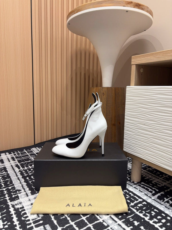 Alaia Decollete Pumps 105mm In White Glossy Cowhide 121910