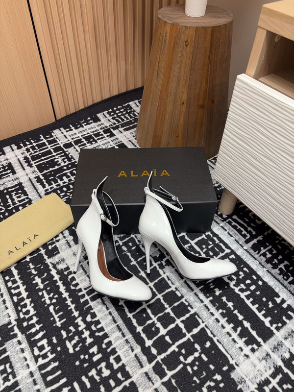 Alaia Decollete Pumps 105mm In White Glossy Cowhide 121910