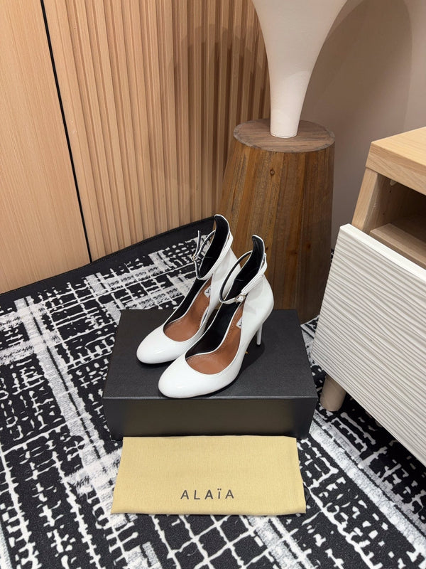 Alaia Decollete Pumps 105mm In White Glossy Cowhide 121910