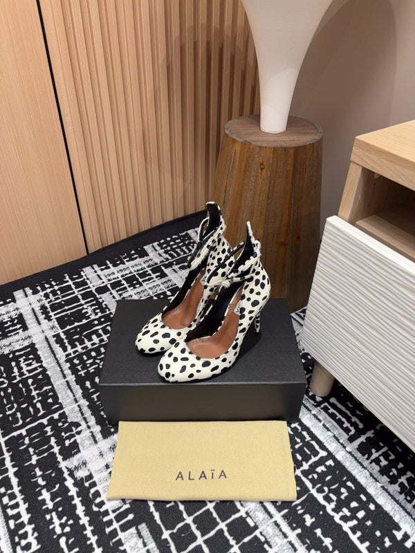Alaia Decollete Pumps 105mm In White Black Cowhide 121913