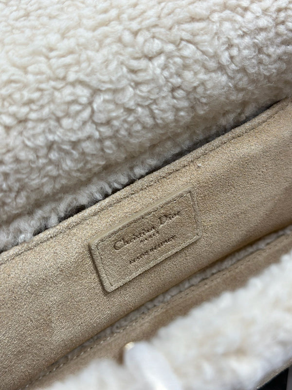 CD Lady D-Joy 26 Pelle di vacchetta color cammello e pelliccia Hardware dorato