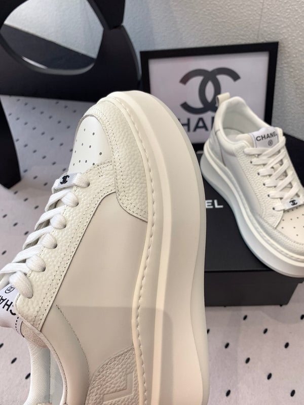 CC Sneaker In White Cowhide 147103