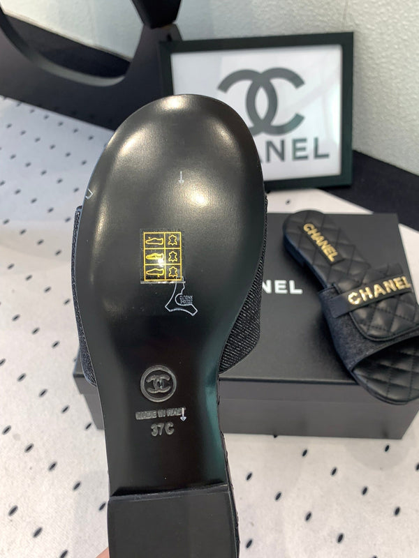 CC Slippers In Black Quilted Cowhide 147027