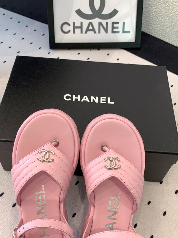 CC Thong Sandals In Pink Lambskin 147035