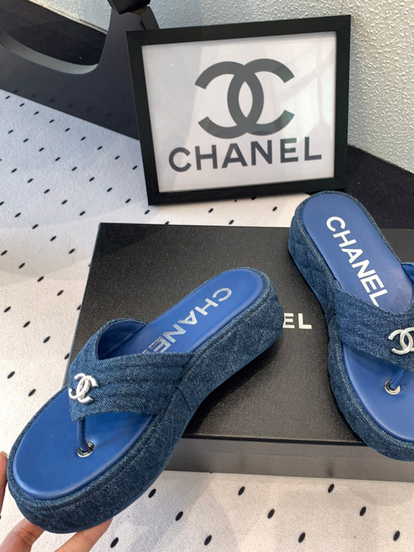 CC Thong Slippers In Navy Blue Denim Fabric 147052