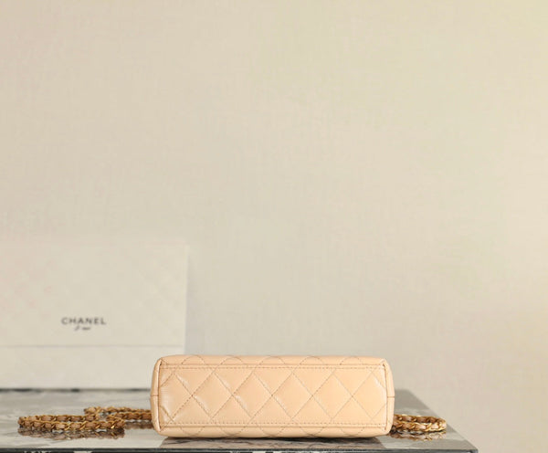 CC 24K Nano 19cm Kelly Shopper Bag Beige Patent Lambskin