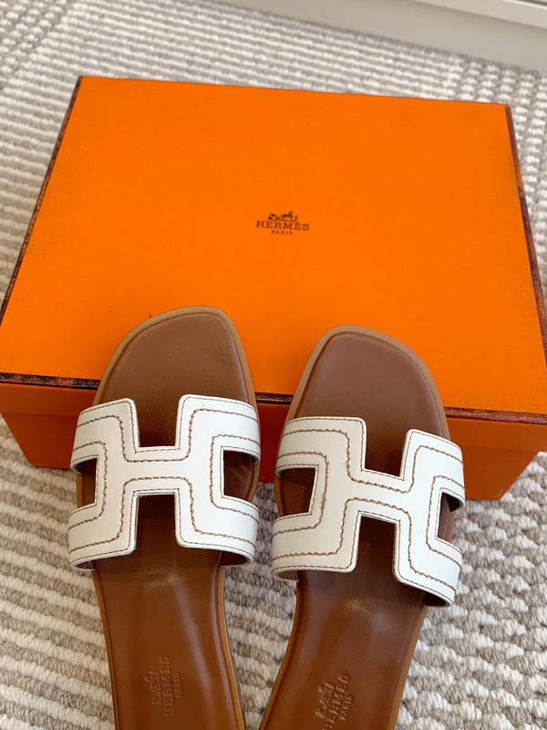 Sandalo HM Oran in pelle di pecora bianca 291395