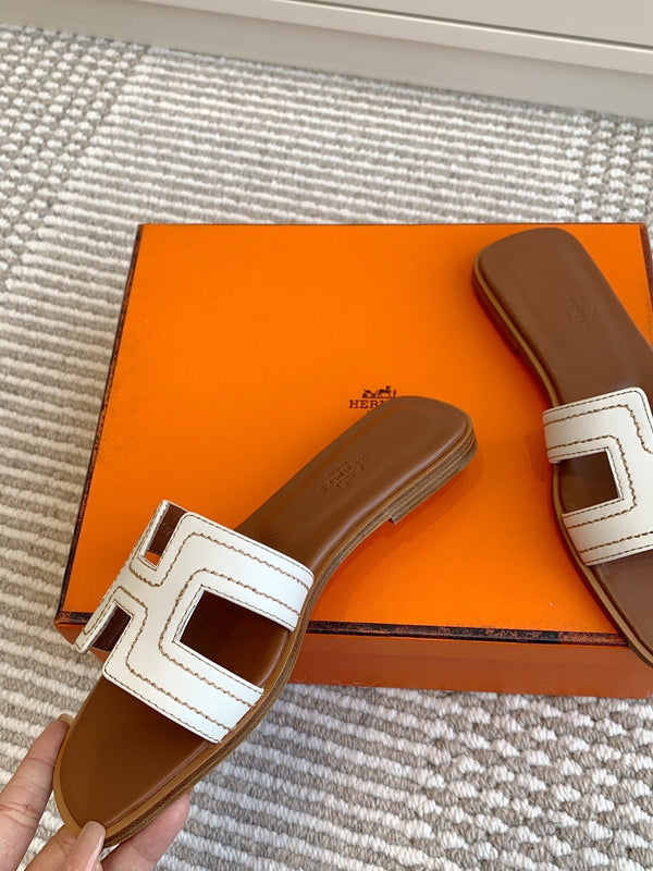 Sandalo HM Oran in pelle di pecora bianca 291395