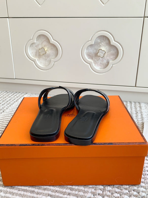 Sandalo HM Oran in pelle di pecora nera 291397