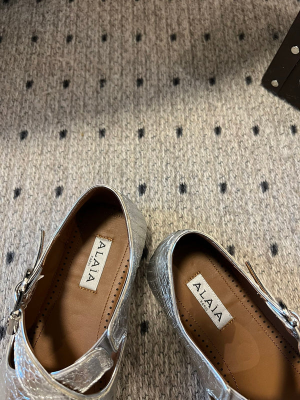 Alaia 25 Criss Cross With Stud Ballet Flats Silver Sheepskin 303696