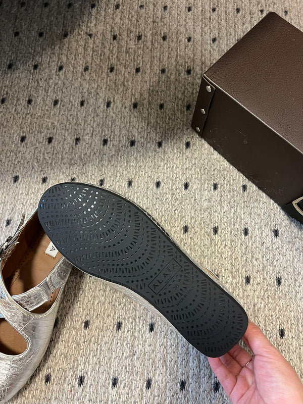 Alaia 25 Criss Cross With Stud Ballet Flats Silver Sheepskin 303696