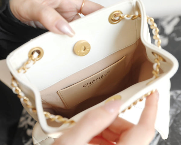 CC Drawstring Backpack 24.3cm White Lambskin