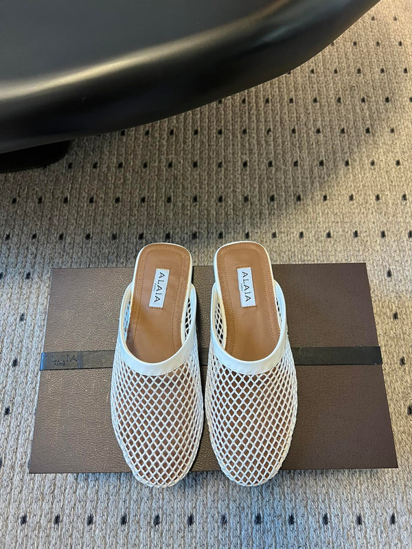 Alaia 25 Fishnet Flat Mules White Lampskin 303681