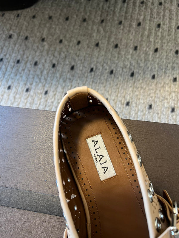 Alaia 25 Vienne With Eyelets Ballet Flats Nude Lambskin 303718