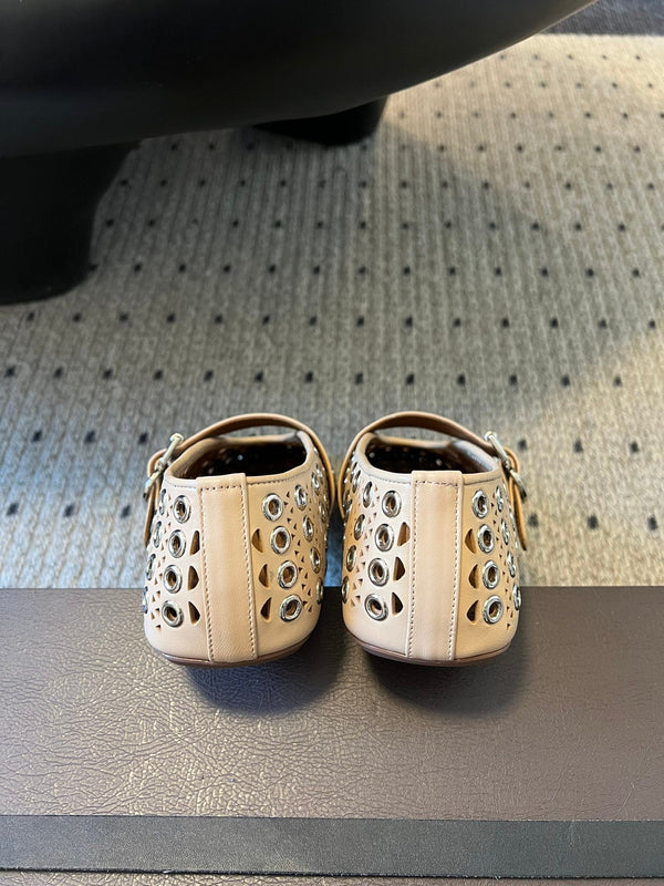 Alaia 25 Vienne With Eyelets Ballet Flats Nude Lambskin 303718