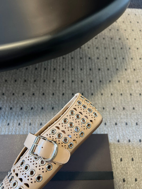 Alaia 25 Vienne With Eyelets Ballet Flats Nude Lambskin 303718