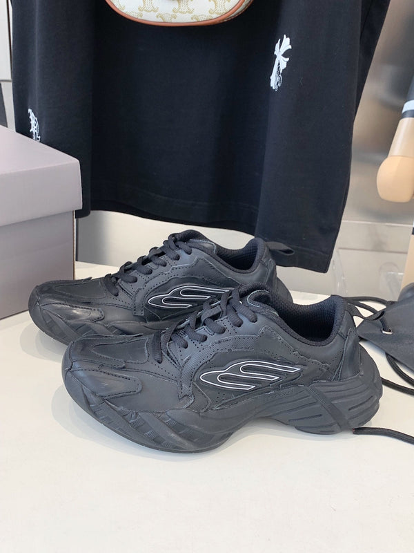 MONDAY SHOE IN BLACK COWSKIN AND POLYESTER