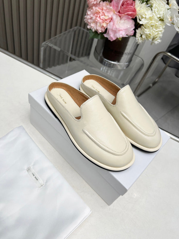 The Row Classic Loafers In Cream Calfskin 455032