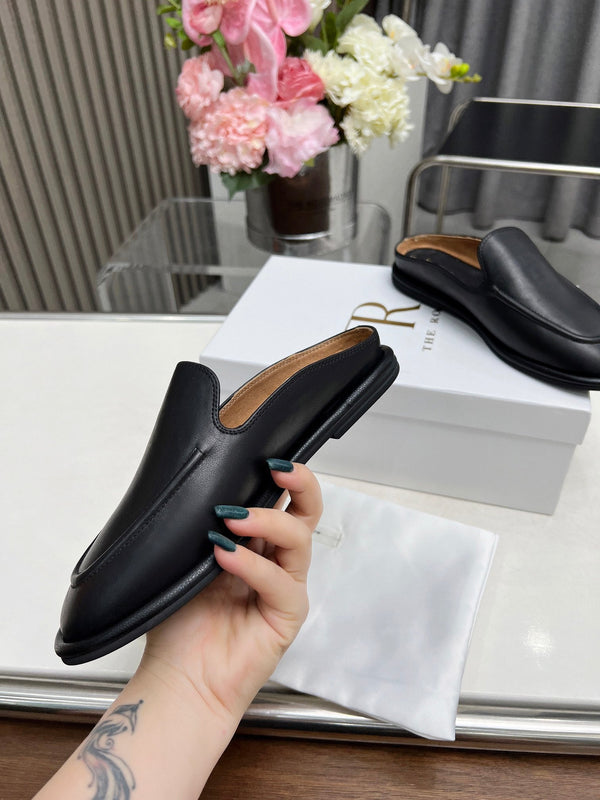 The Row Classic Loafers In Black Calfskin 455031