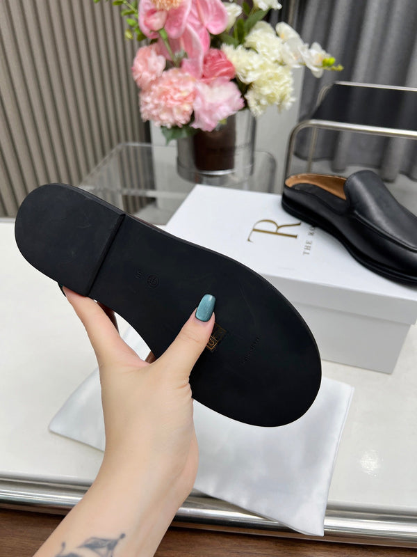 The Row Classic Loafers In Black Calfskin 455031