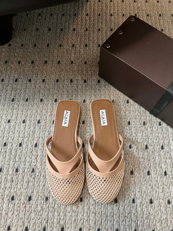 Alaia 25 Infradito Fishnet Flat Mules Nude Lampskin 303707
