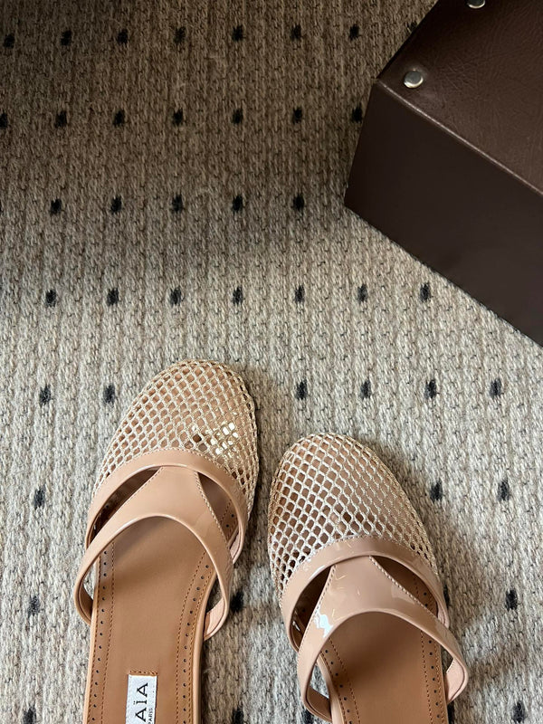 Alaia 25 Infradito Fishnet Flat Mules Nude Lampskin 303707