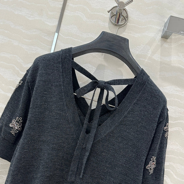 Fendi Beaded Flower V-neck Knitted Small Top Black Gray Wool