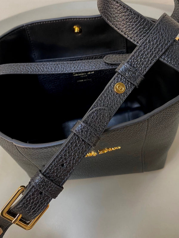 Dior Signature Bucket Bag Black Calfskin 333341