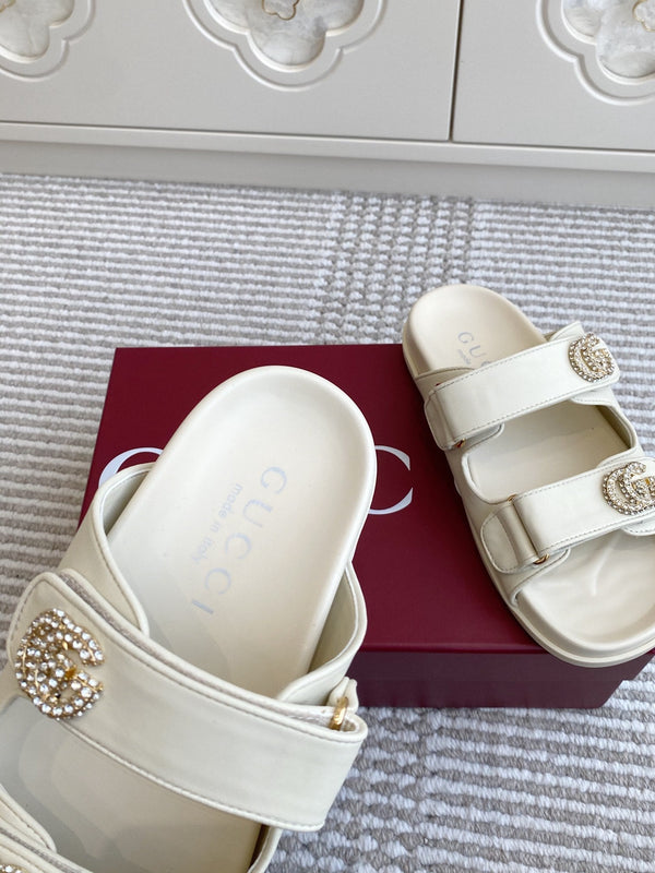 Sandalo GC con Doppia G in Vitello Bianco 291023