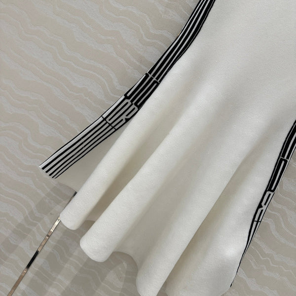 CD U-neck Large A-line Skirt White Viscose Polyamide