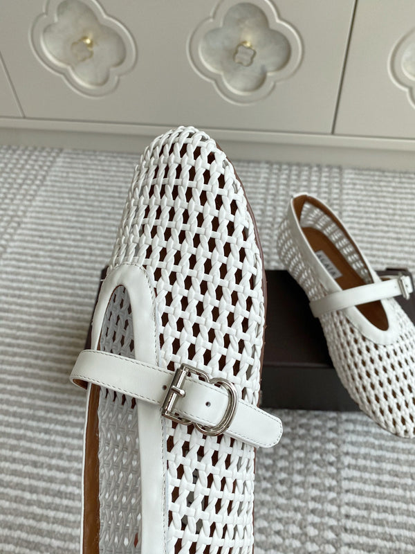 Alaia Women's Ballet Flat White Lambskin 291054