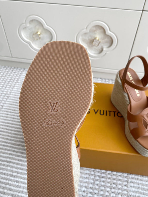 LV Letter Hollow Straw Wedge Sandals 11.5cm Gold Cowhide 291574