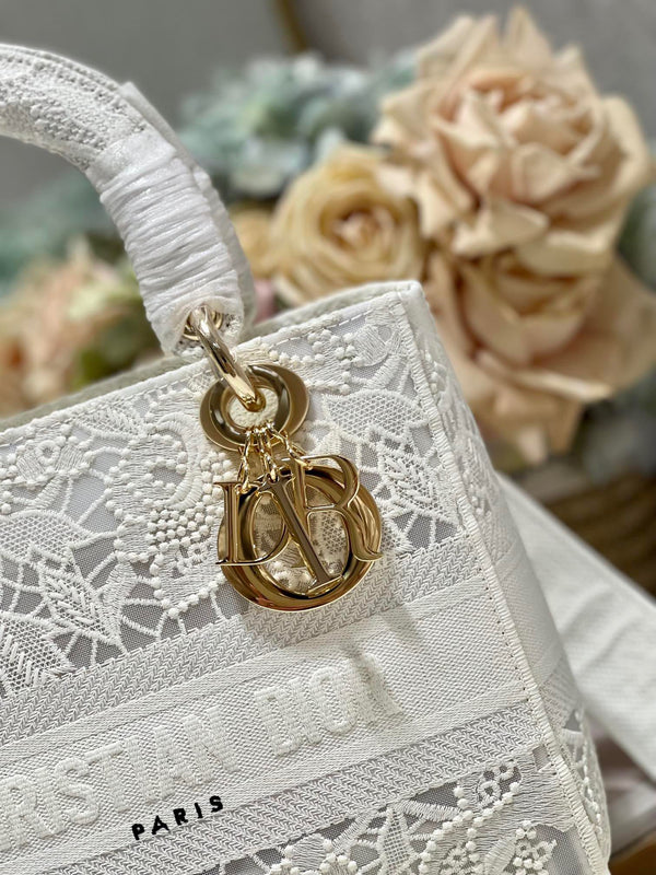 Borsa Lady Dior in tela CD Mesh White 24 336703