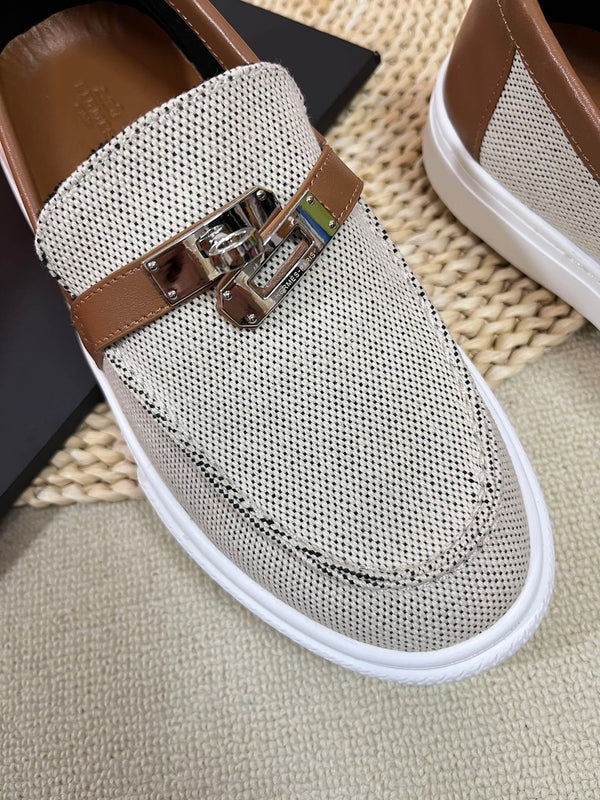 Mocassino casual con fibbia HM in pelle di vacchetta marrone 317045