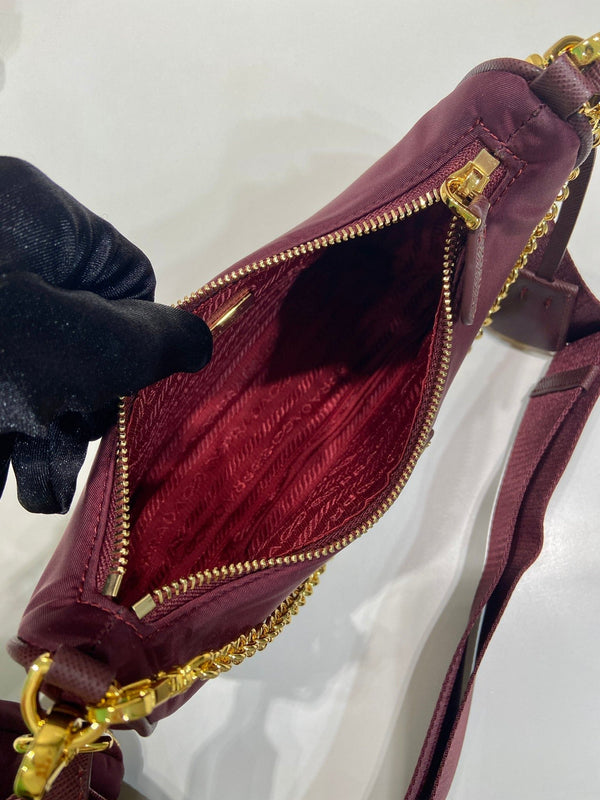 Borsa da braccio PRA Hobo in tessuto di nylon bordeaux