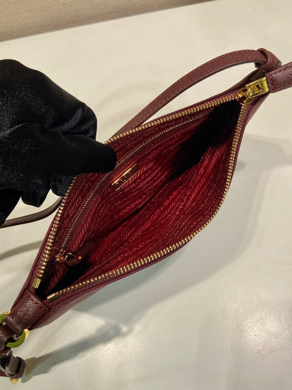 Borsa a tracolla vintage PRA in tessuto di nylon bordeaux 280823